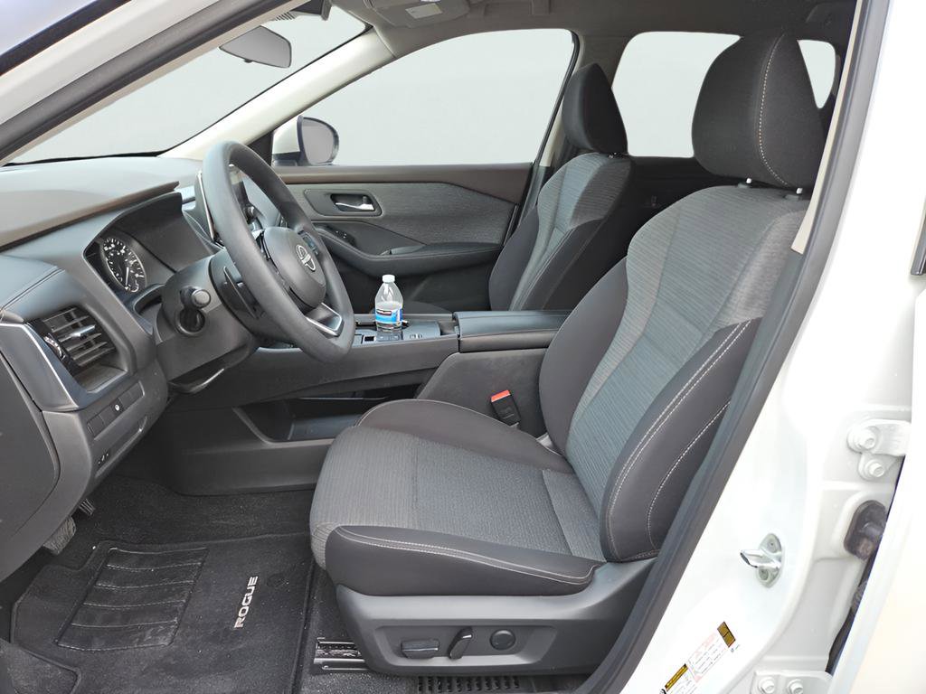 Used 2022 Nissan Rogue SV image 16