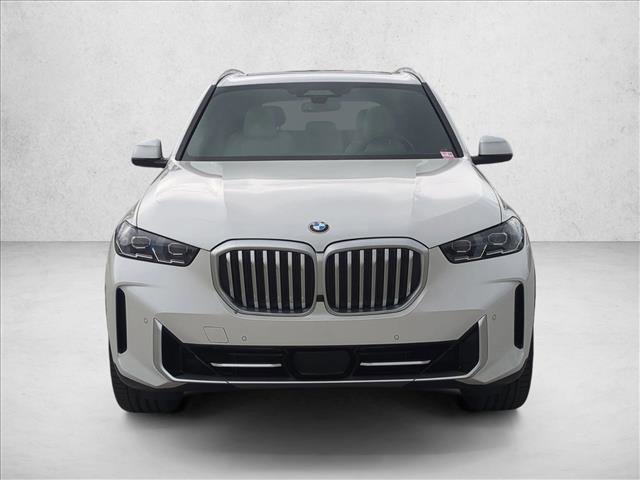 Used 2024 BMW X5 xDrive40i w/ Premium Package image 2