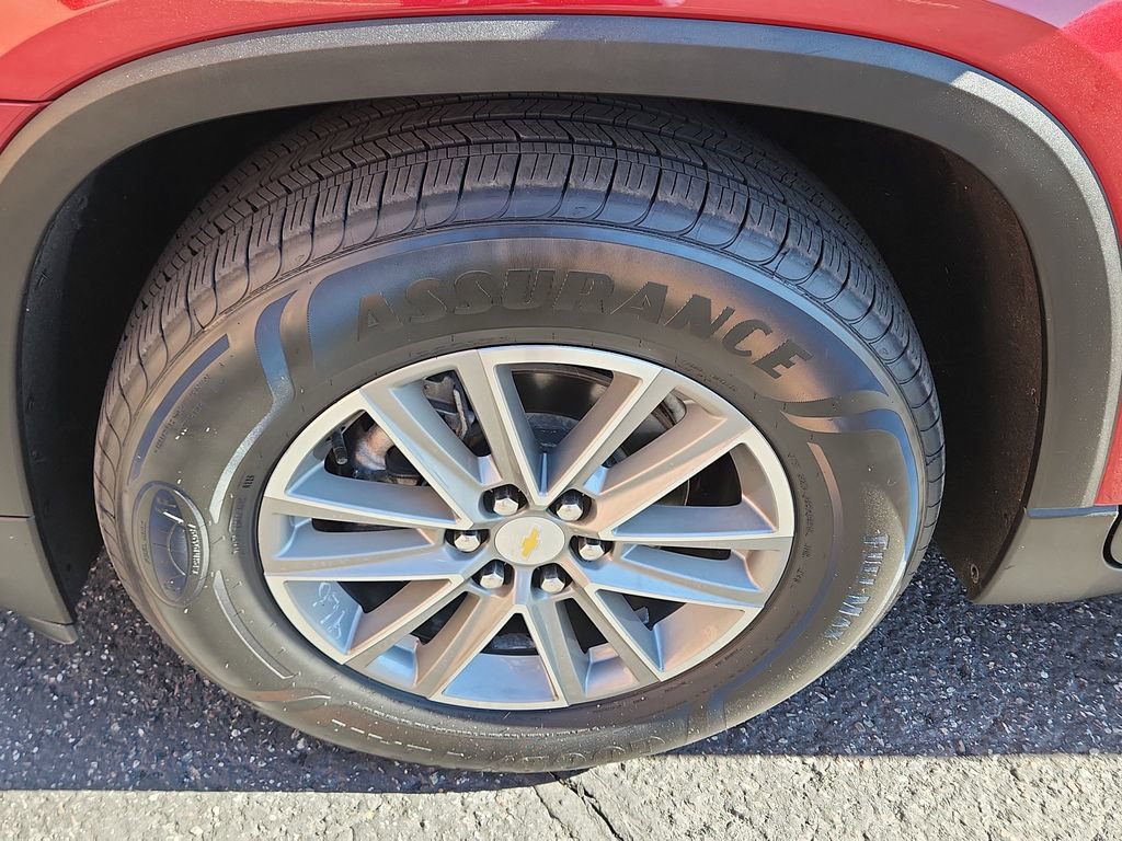 Used 2023 Chevrolet Traverse LT image 18