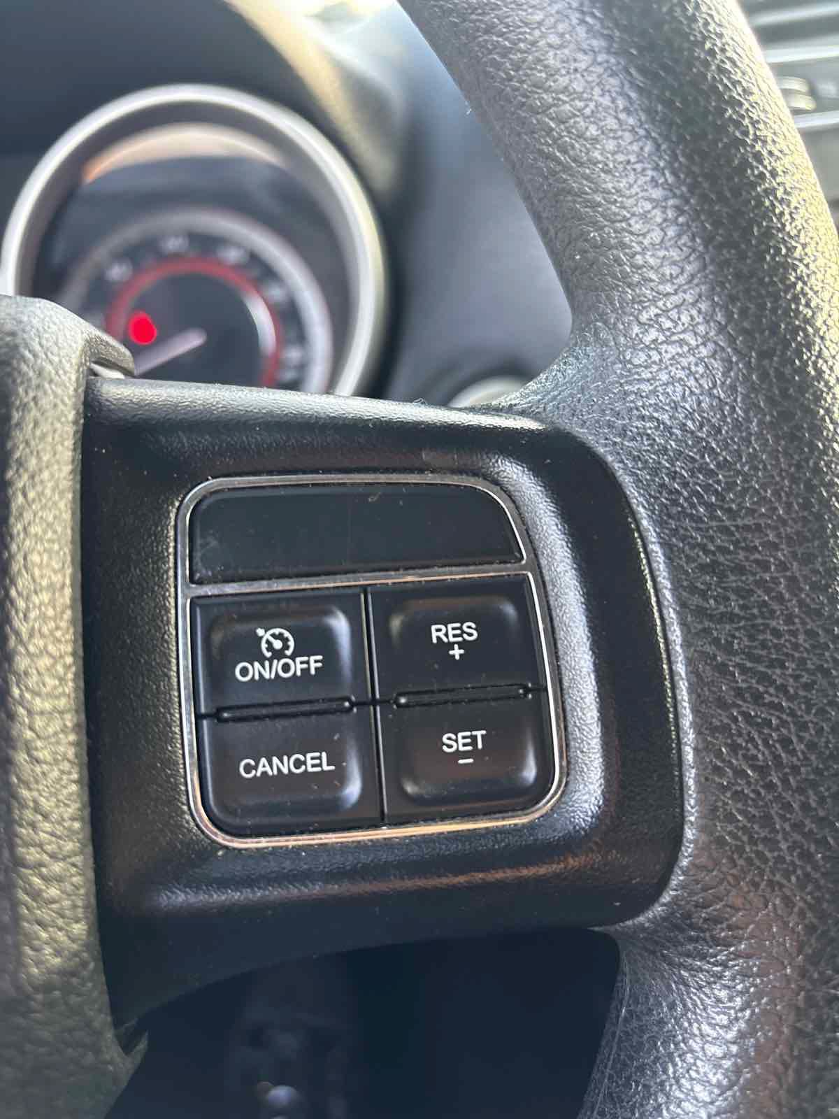 Used 2018 Dodge Journey SE w/ Blacktop Package FWD image 19