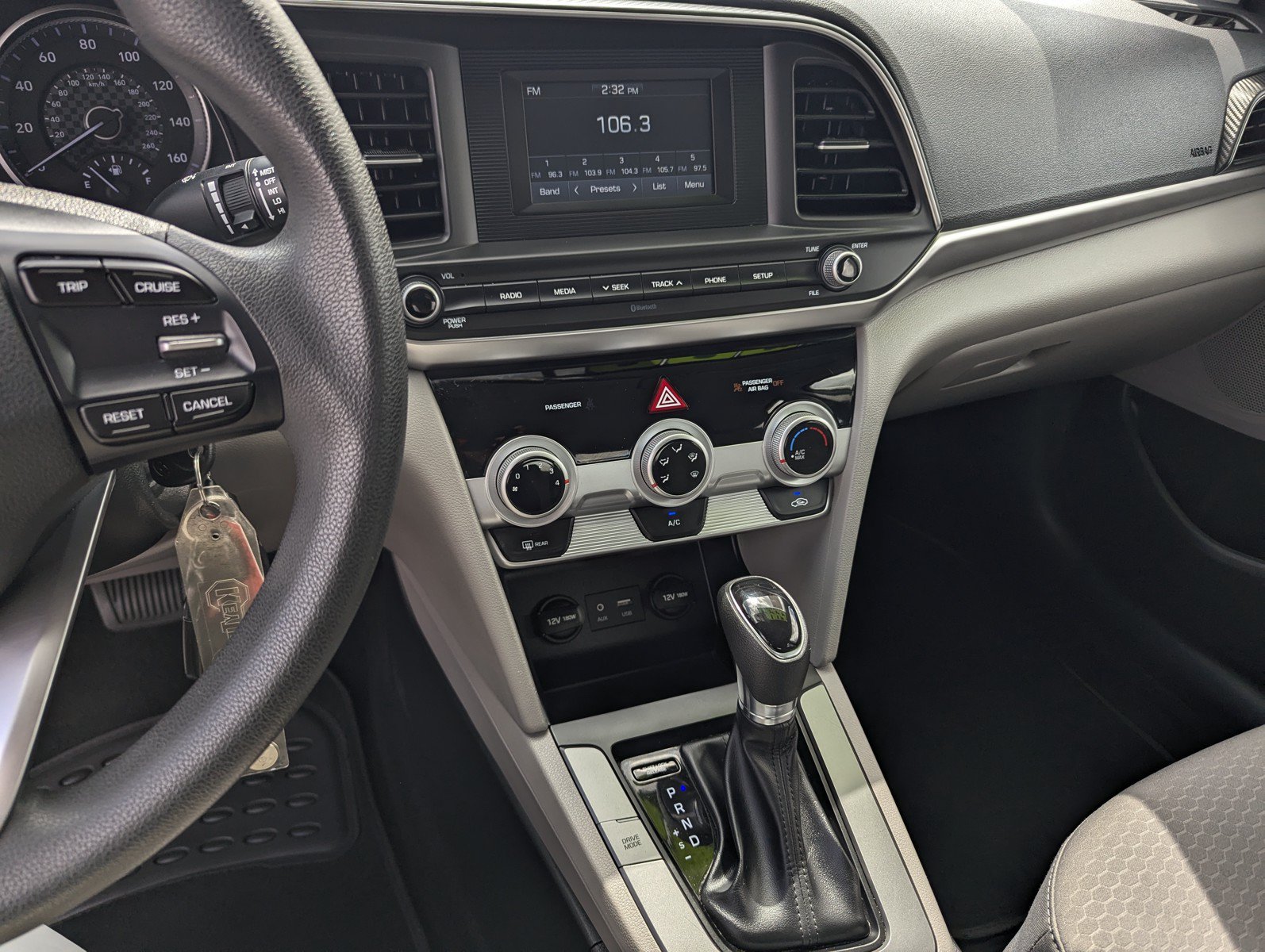 Used 2019 Hyundai Elantra SE FWD image 10
