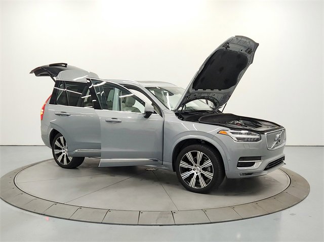 Used 2024 Volvo XC90 B5 Plus image 9