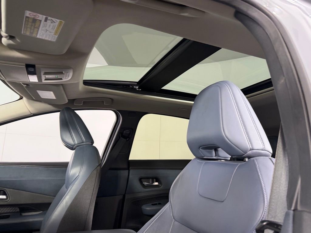 Used 2023 Nissan Ariya image 24