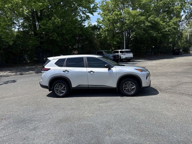 Used 2024 Nissan Rogue S FWD image 4