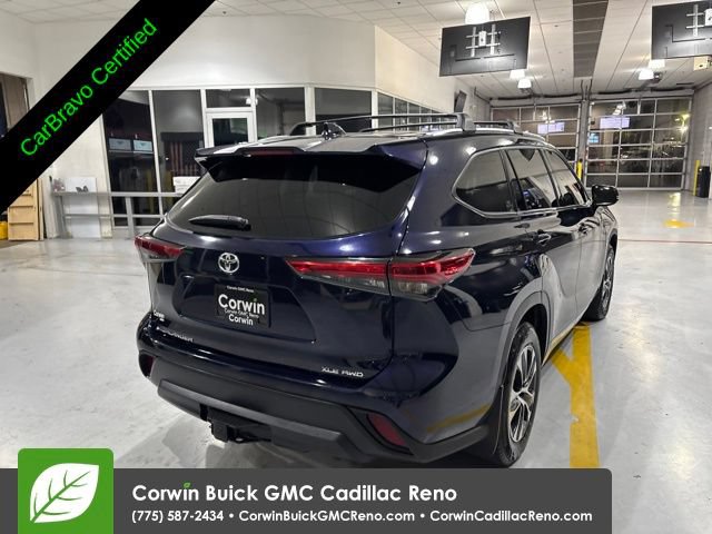 Used 2020 Toyota Highlander XLE AWD/4WD image 8