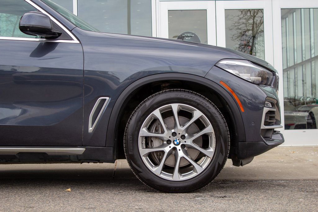 Used 2021 BMW X5 xDrive45e w/ Parking Assistance Package image 5