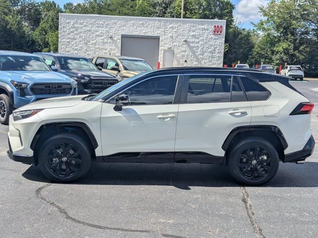 Used 2022 Toyota RAV4 XSE AWD/4WD image 4