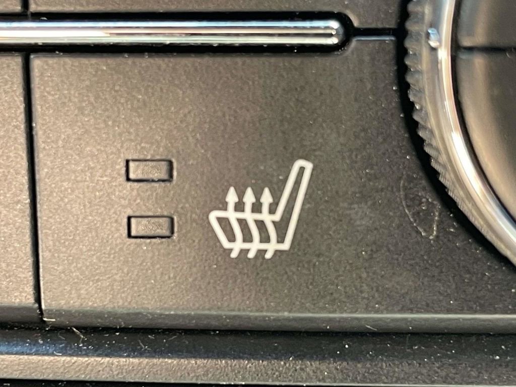 Used 2013 Jeep Grand Cherokee Overland w/ Advance Technology Group image 19