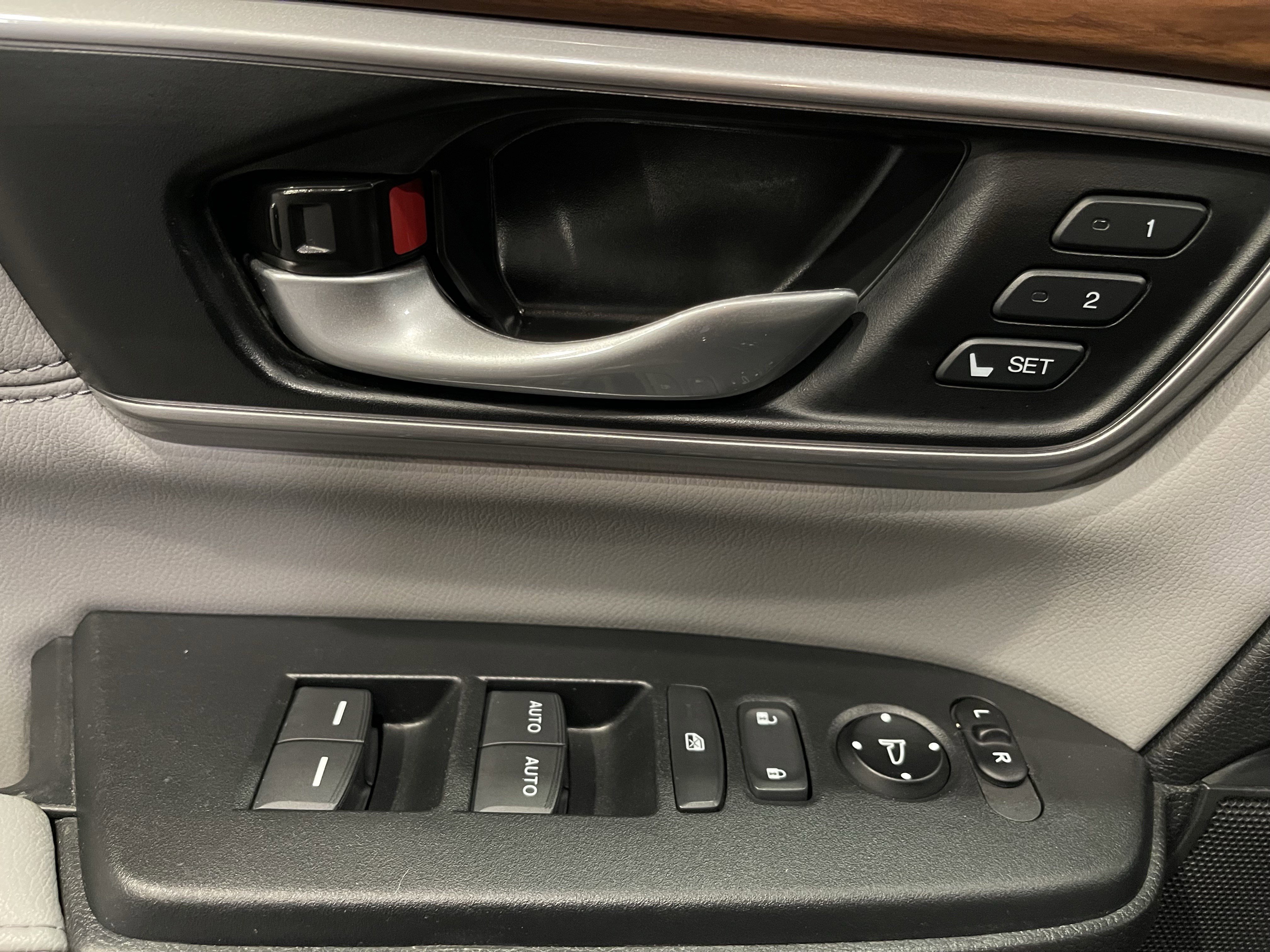 Used 2021 Honda CR-V Touring image 12