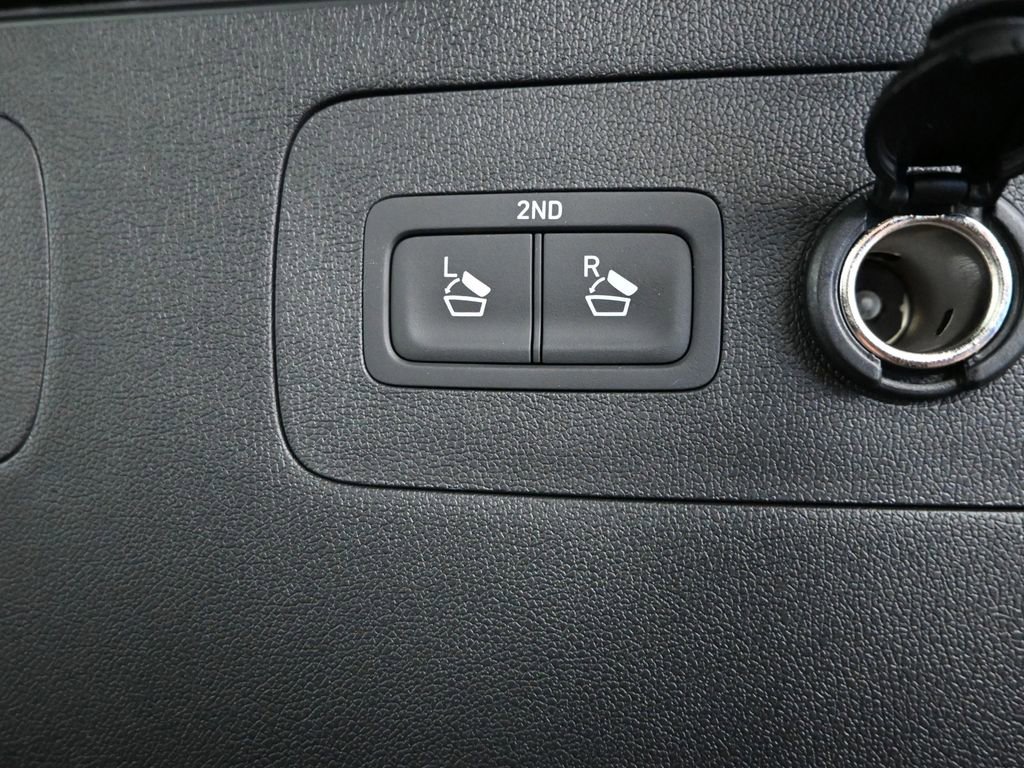 Used 2025 Kia Sorento SX Prestige image 11