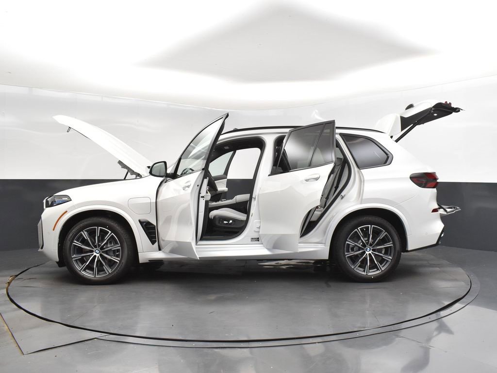 New 2026 BMW X5 xDrive50e image 39