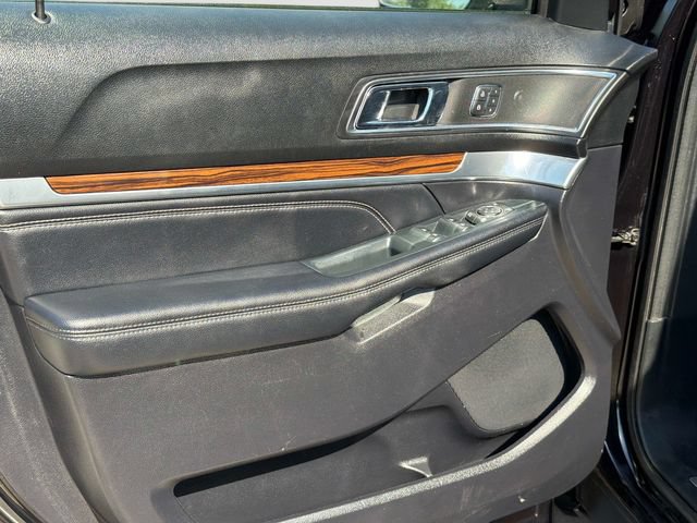 Used 2019 Ford Explorer Limited w/ Ford Safe & Smart Package AWD/4WD image 19