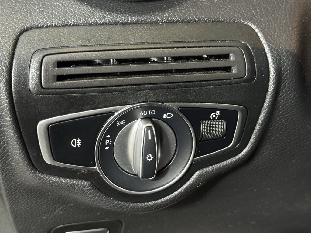 Used 2023 Mercedes-Benz GLC 300 4MATIC Coupe image 22