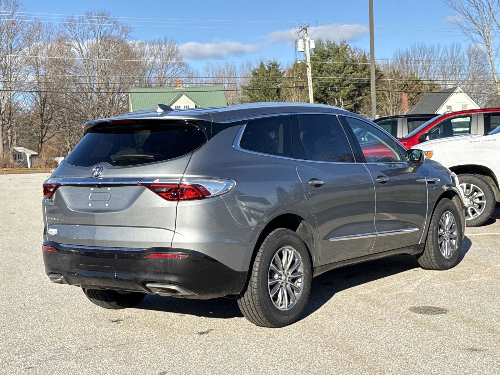 Used 2023 Buick Enclave Essence image 8