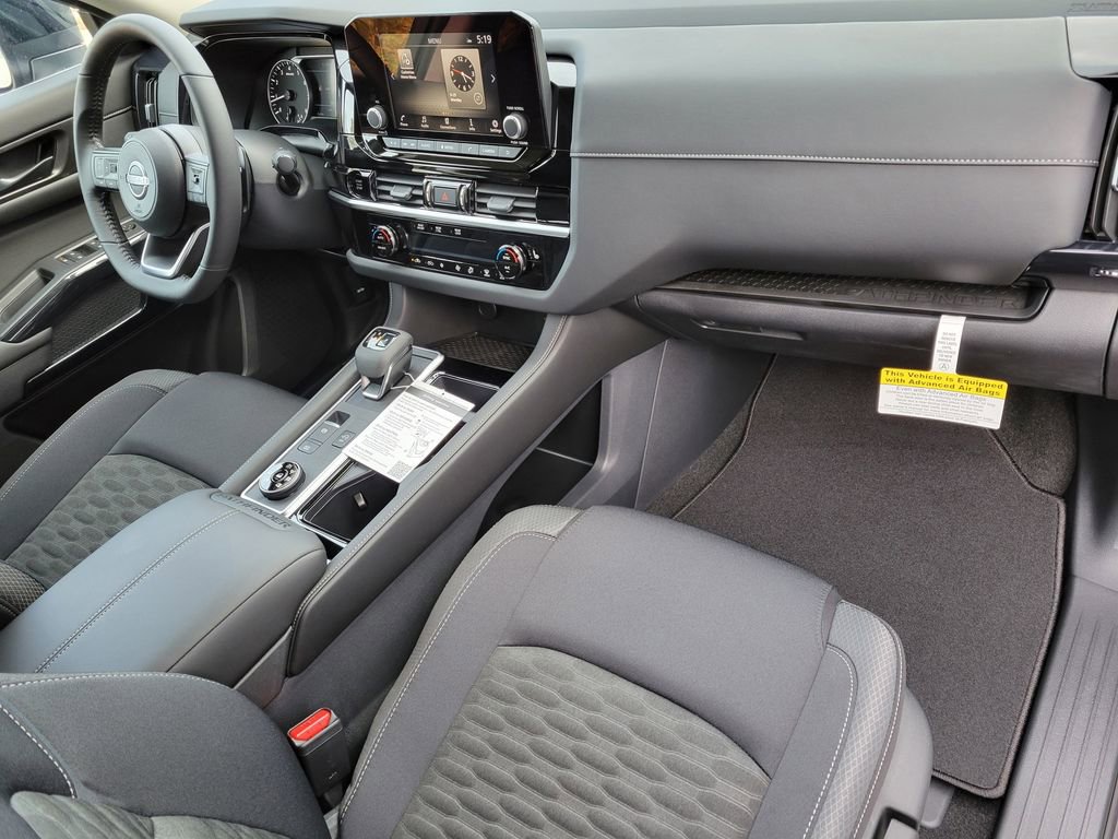 New 2025 Nissan Pathfinder SV image 14