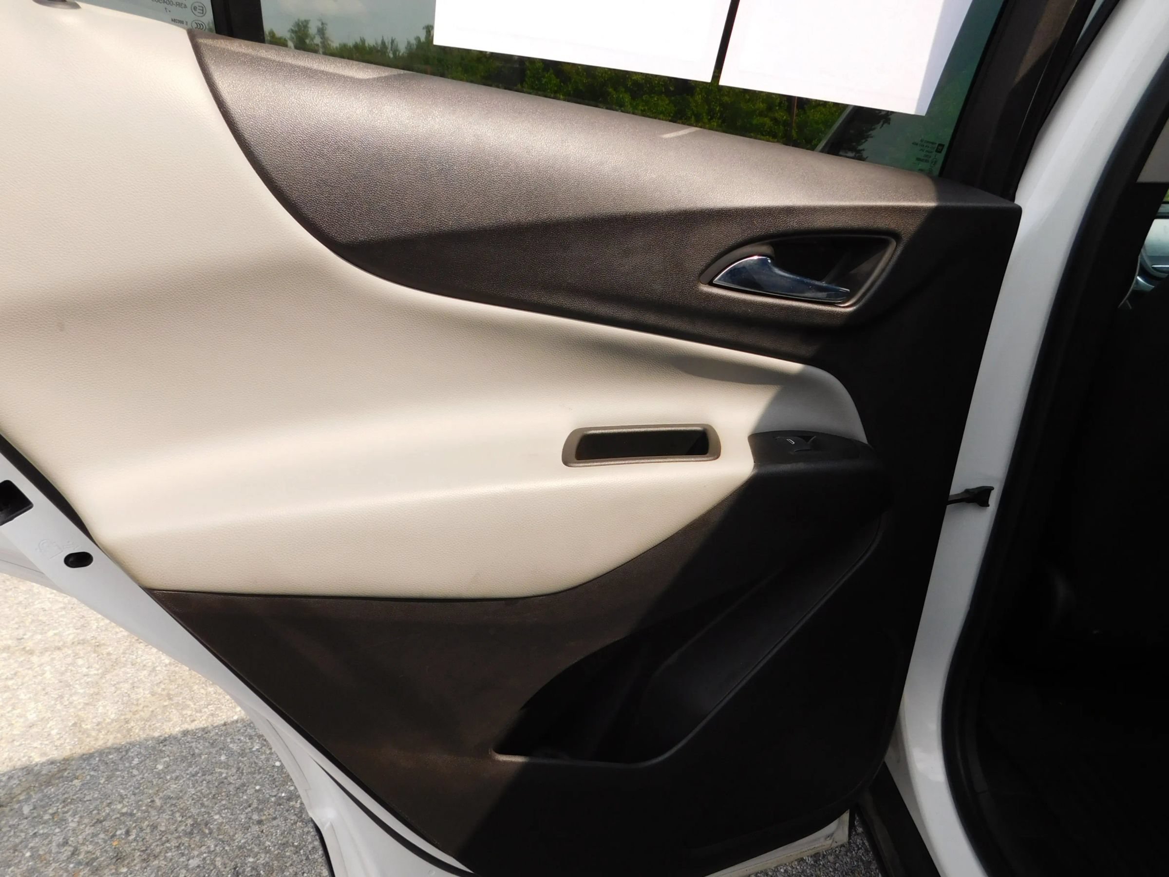 Used 2018 Chevrolet Equinox LS AWD/4WD image 11