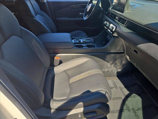 Certified 2025 Honda Pilot Touring image 19