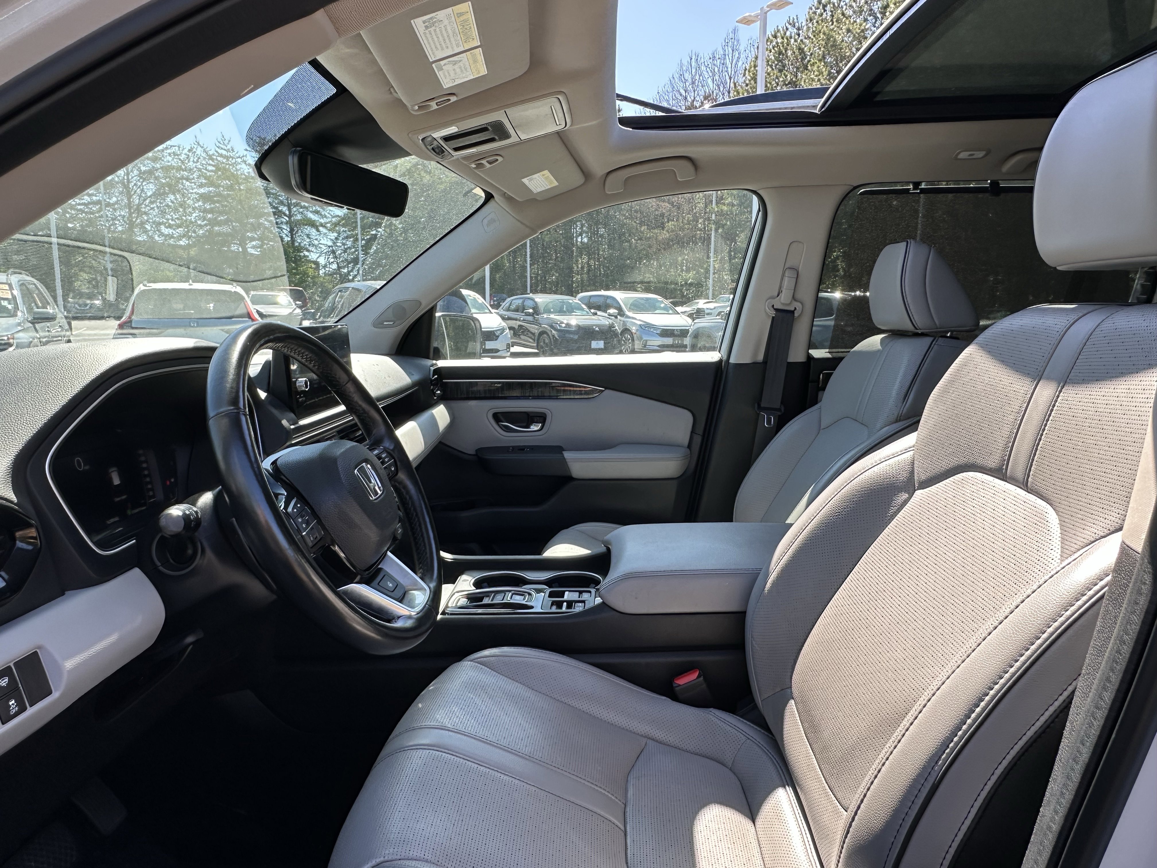 Used 2023 Honda Pilot Elite image 7