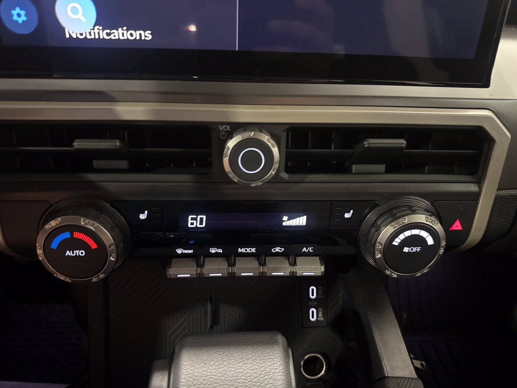 Used 2025 Toyota Tacoma TRD Off-Road AWD/4WD image 38