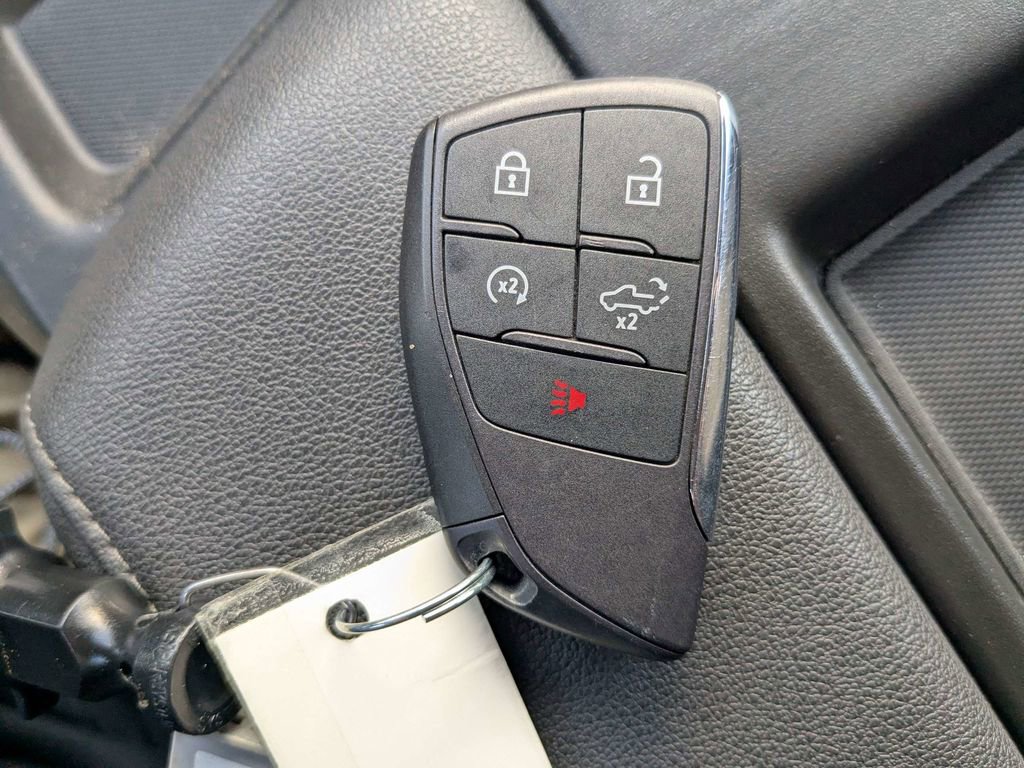 Used 2024 Chevrolet Silverado 1500 LT AWD/4WD image 32