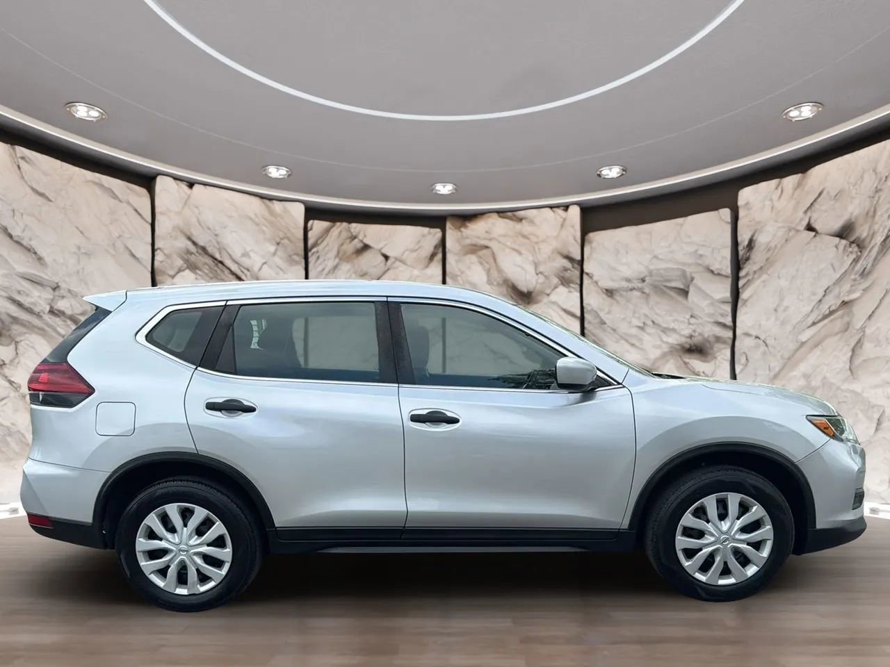 Used 2019 Nissan Rogue S image 4