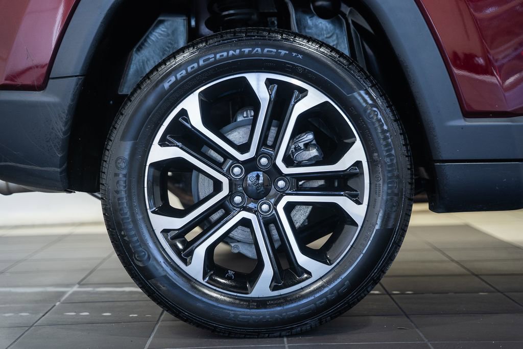 Used 2022 Jeep Compass Limited image 23