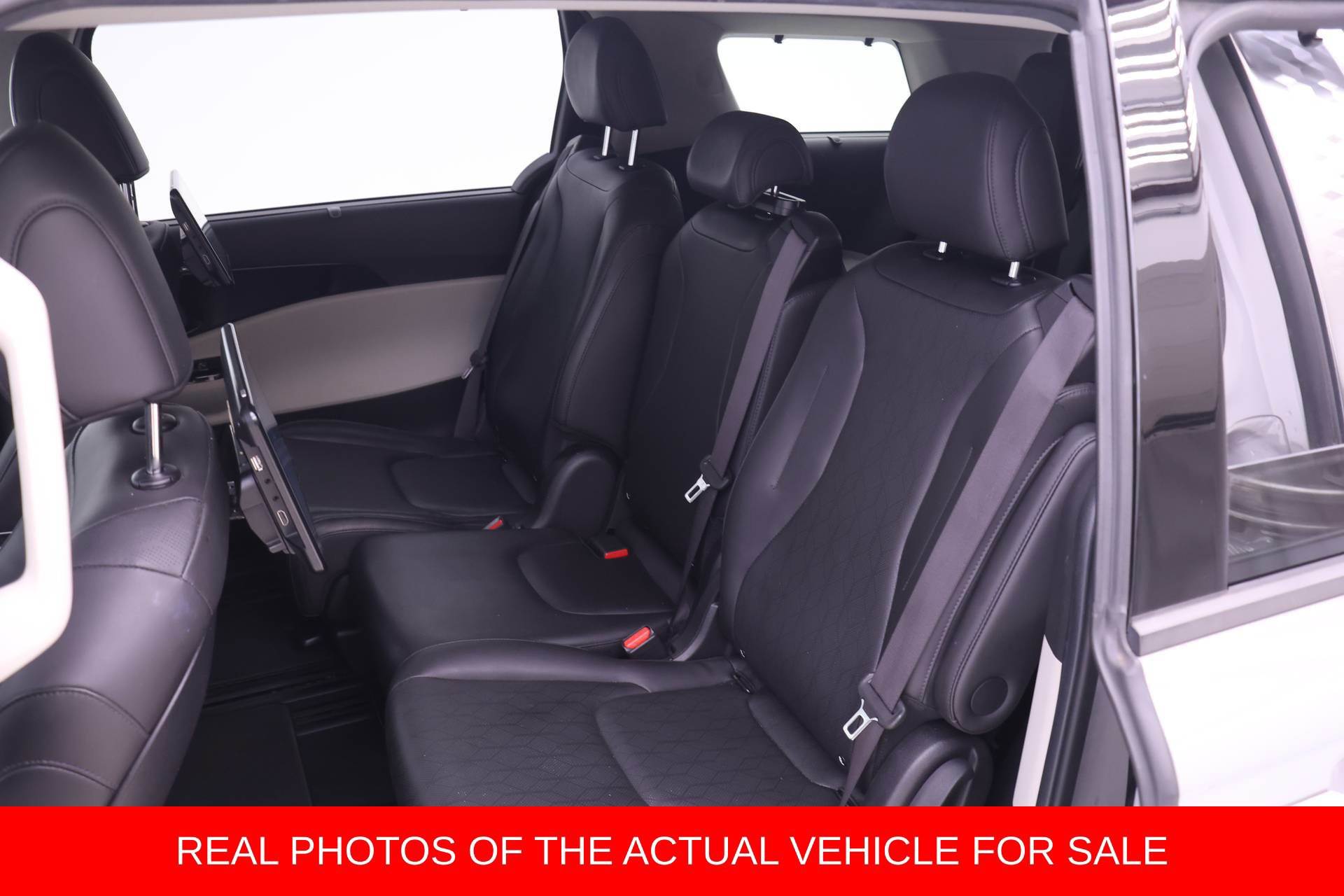 Used 2022 Kia Carnival SX FWD image 10