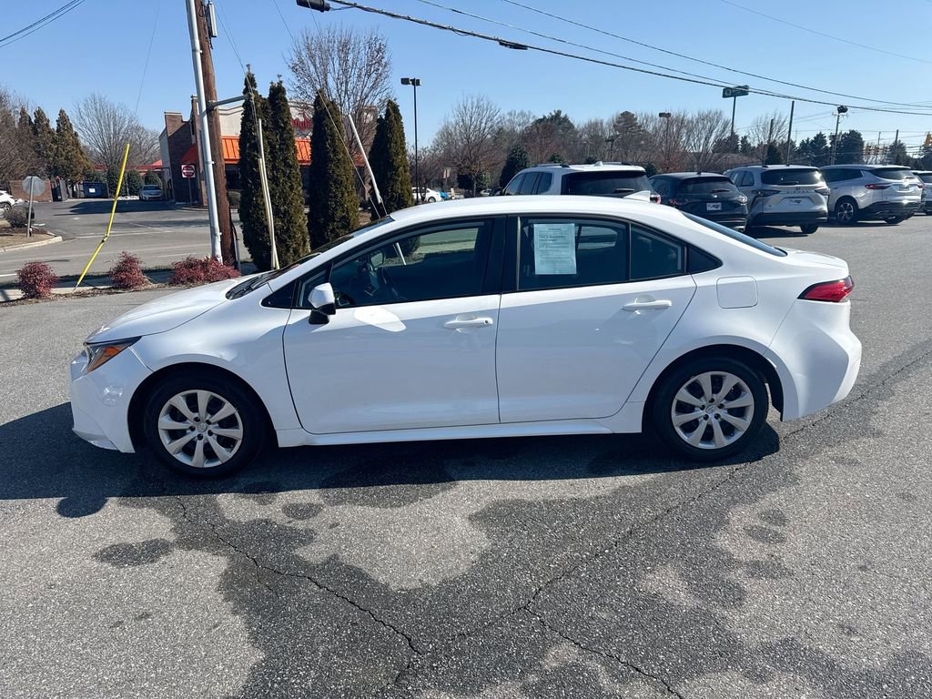 Used 2024 Toyota Corolla LE image 4