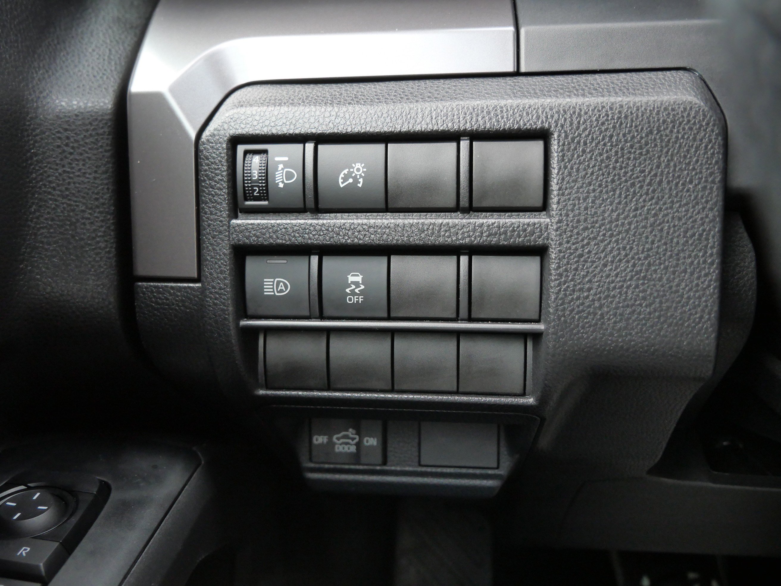 Certified 2024 Toyota Tacoma SR5 image 27