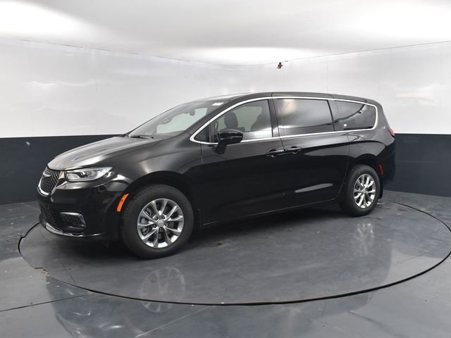 New 2026 Chrysler Pacifica Select image 5