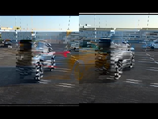 Used 2022 Hyundai Santa Fe SE w/ Cargo Package image 8