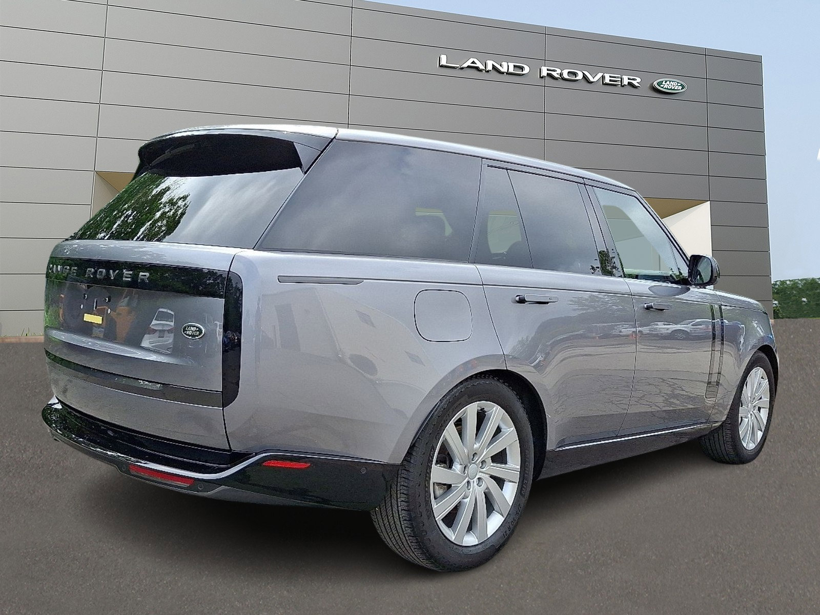 Certified 2023 Land Rover Range Rover SE image 2