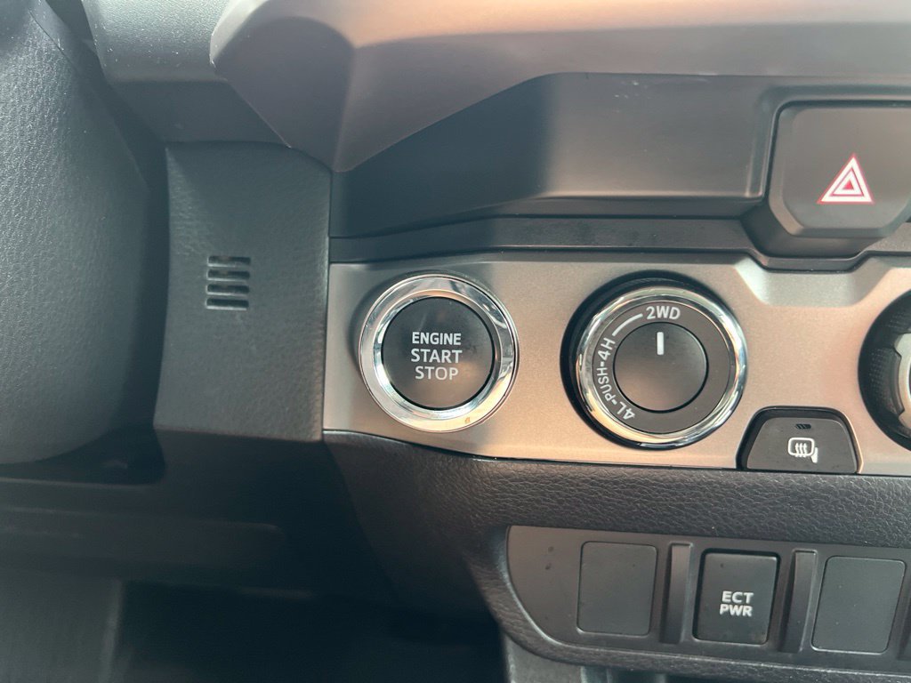 Used 2023 Toyota Tacoma SR5 AWD/4WD image 15