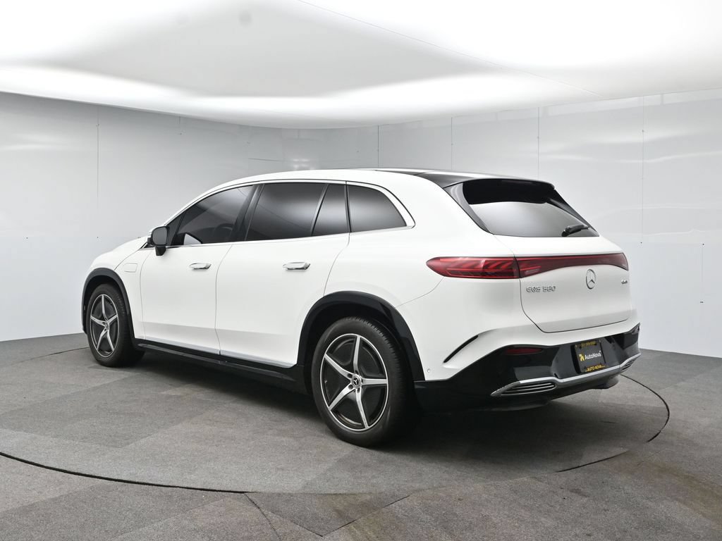 Used 2023 Mercedes-Benz EQS 580 4MATIC SUV image 3
