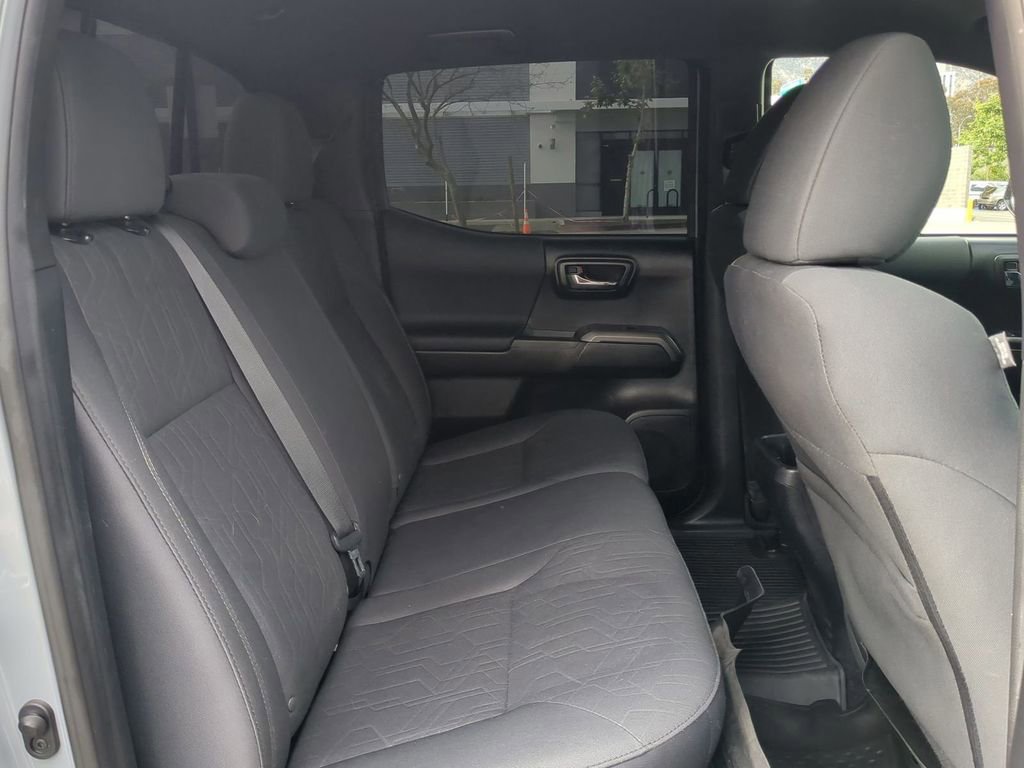 Used 2018 Toyota Tacoma TRD Sport RWD image 28