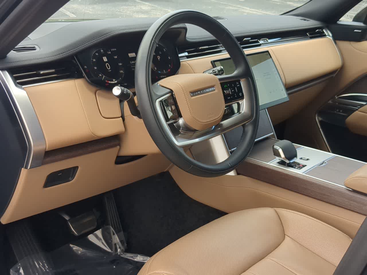 Certified 2025 Land Rover Range Rover Long Wheelbase SE AWD/4WD image 10