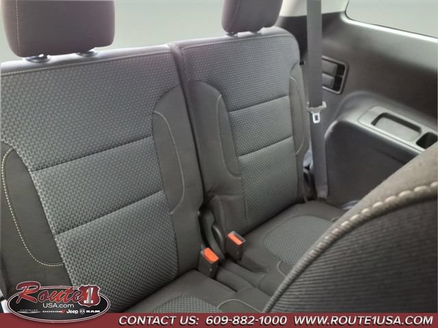 Used 2020 GMC Acadia SLE w/ Driver Convenience Package AWD/4WD image 16