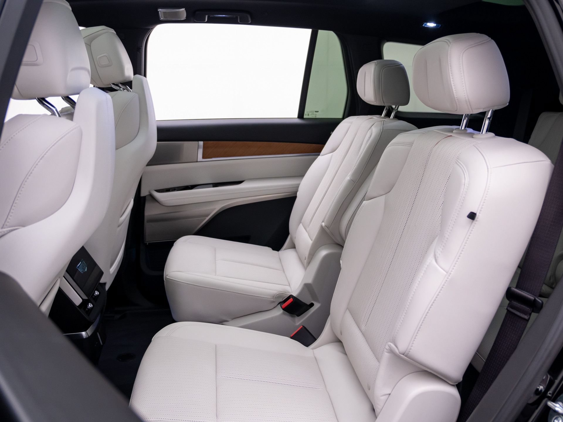New 2027 Cadillac Vistiq Luxury w/ LPO, Trailering Package AWD/4WD image 20