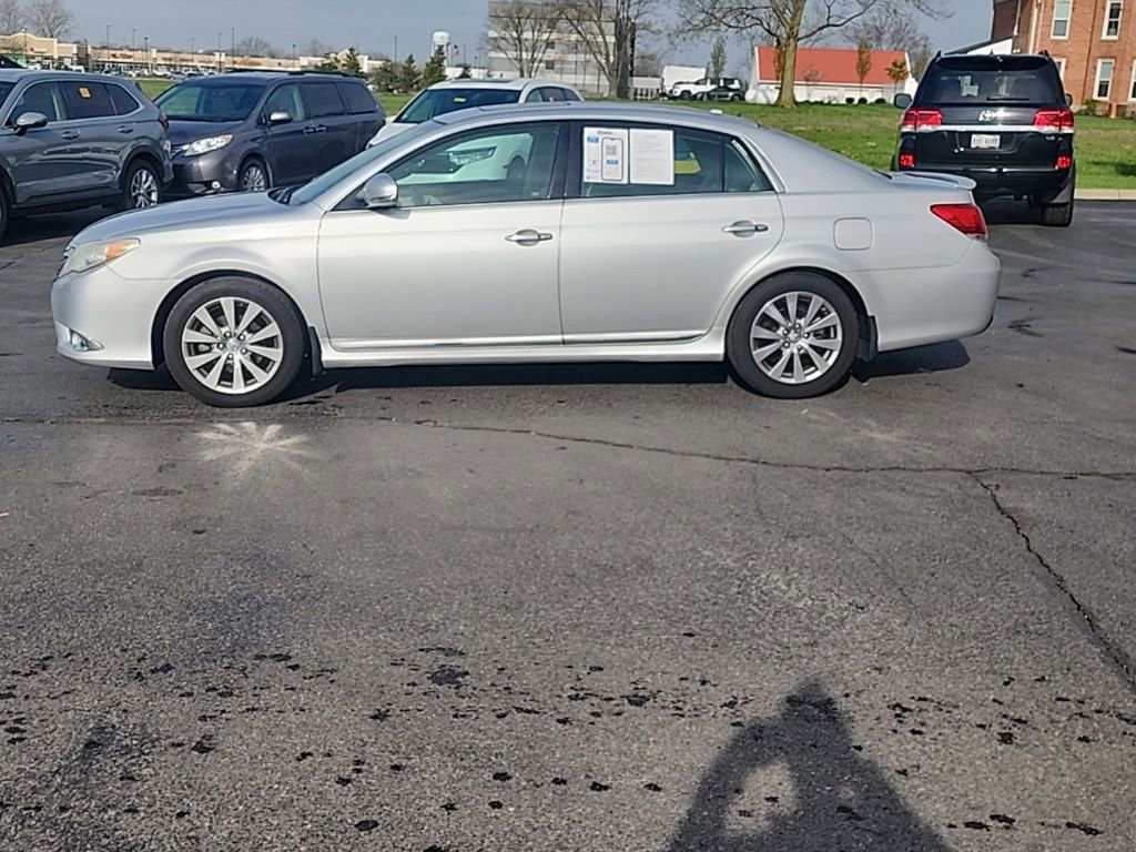 Used 2012 Toyota Avalon Limited image 4