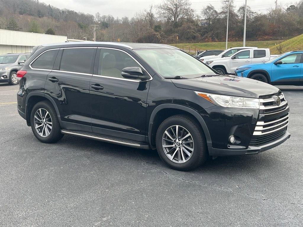 Used 2019 Toyota Highlander AWD V6 image 5