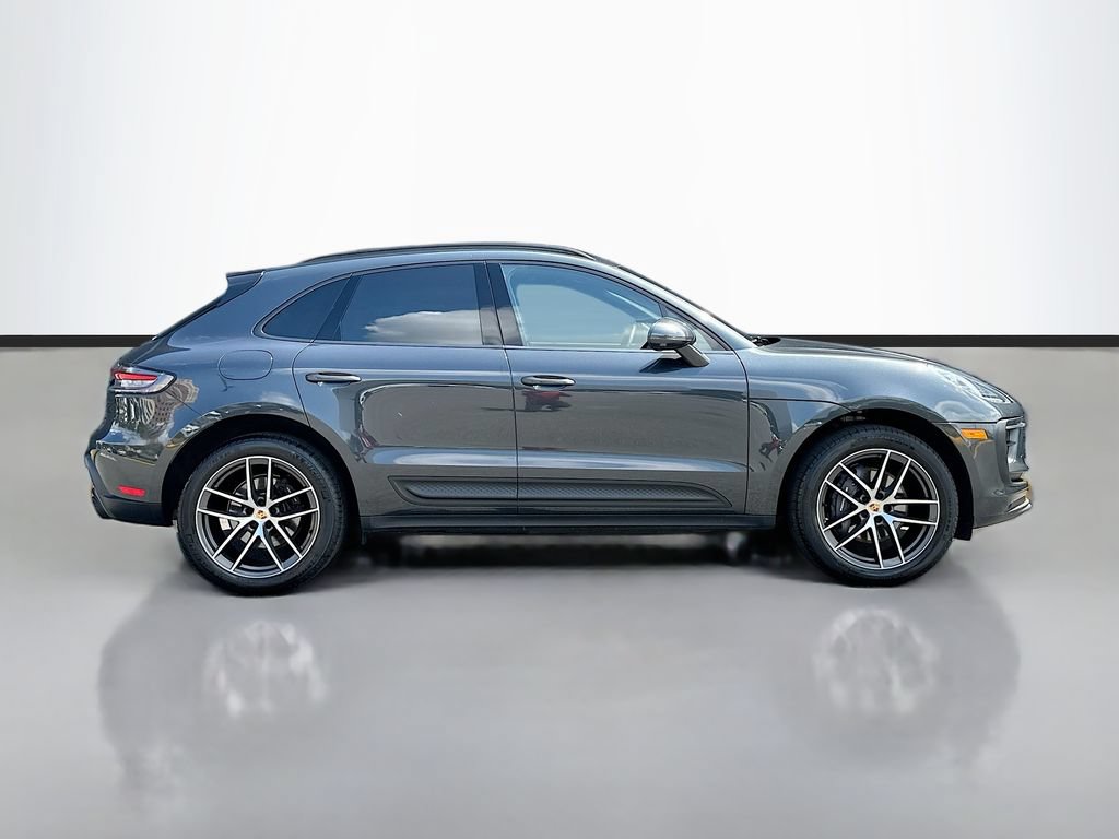 Used 2024 Porsche Macan w/ Premium Plus Package AWD/4WD image 8