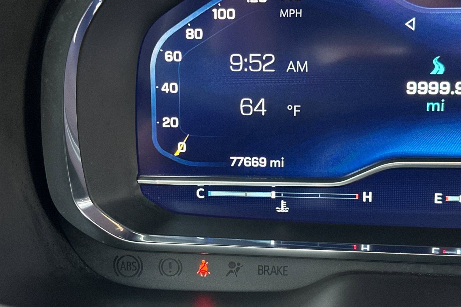 Used 2022 Chevrolet Suburban Z71 image 37