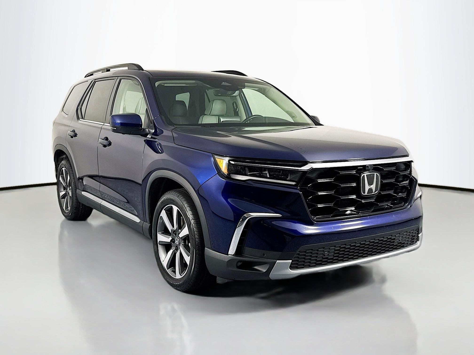 Certified 2023 Honda Pilot Elite image 3