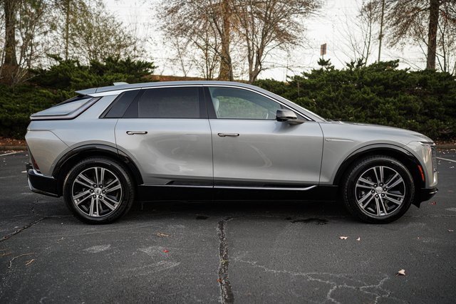 Used 2024 Cadillac Lyriq Luxury image 11