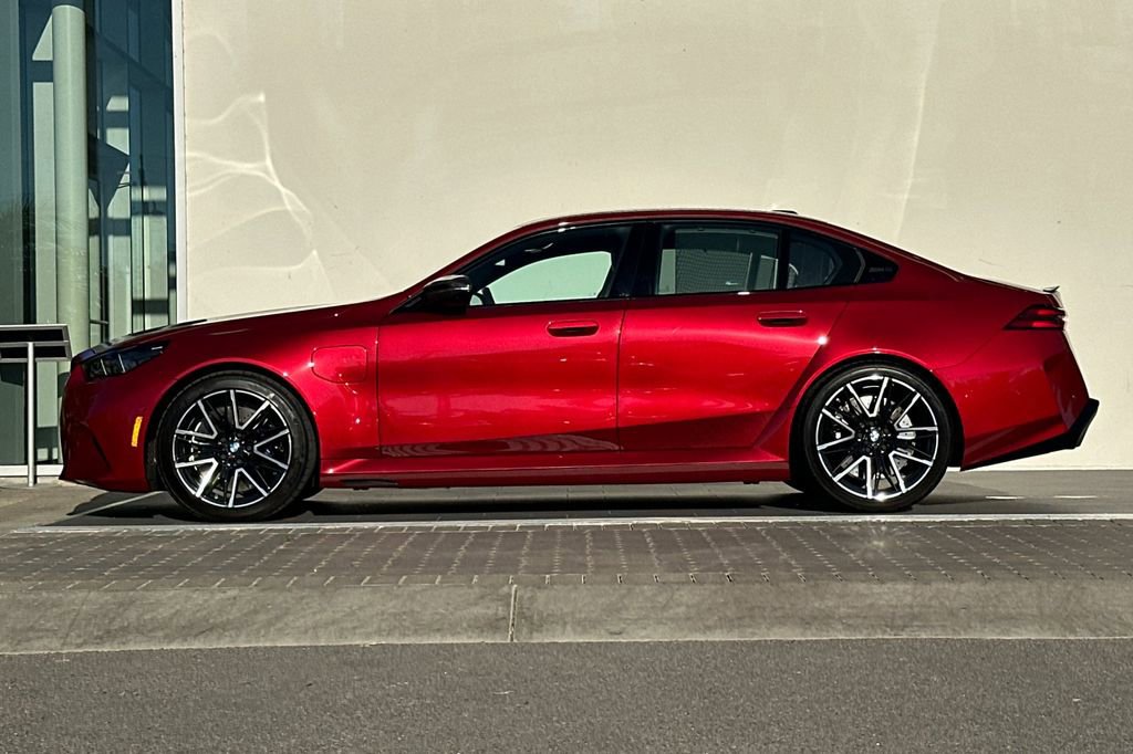 Used 2025 BMW M5 w/ Carbon Package image 6