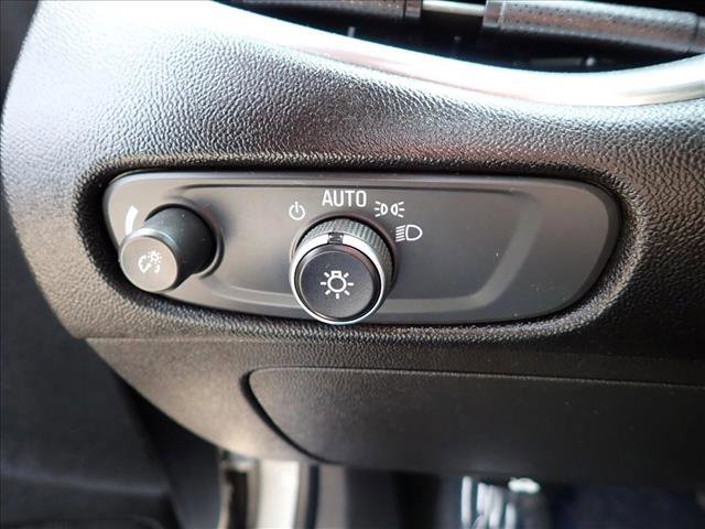 Used 2020 Chevrolet Malibu LT FWD image 12