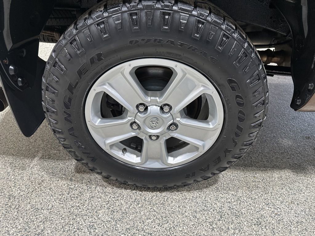 Used 2017 Toyota Tundra SR5 w/ SR5 Upgrade Package image 19