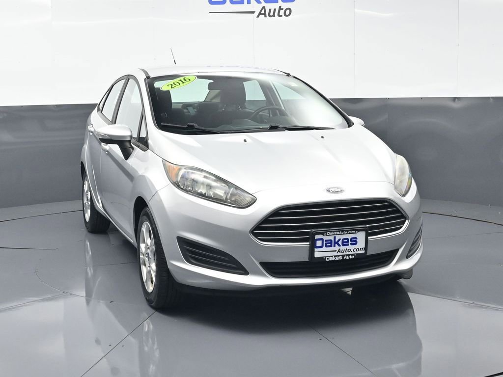 Used 2016 Ford Fiesta SE w/ Cold Weather Package FWD image 3