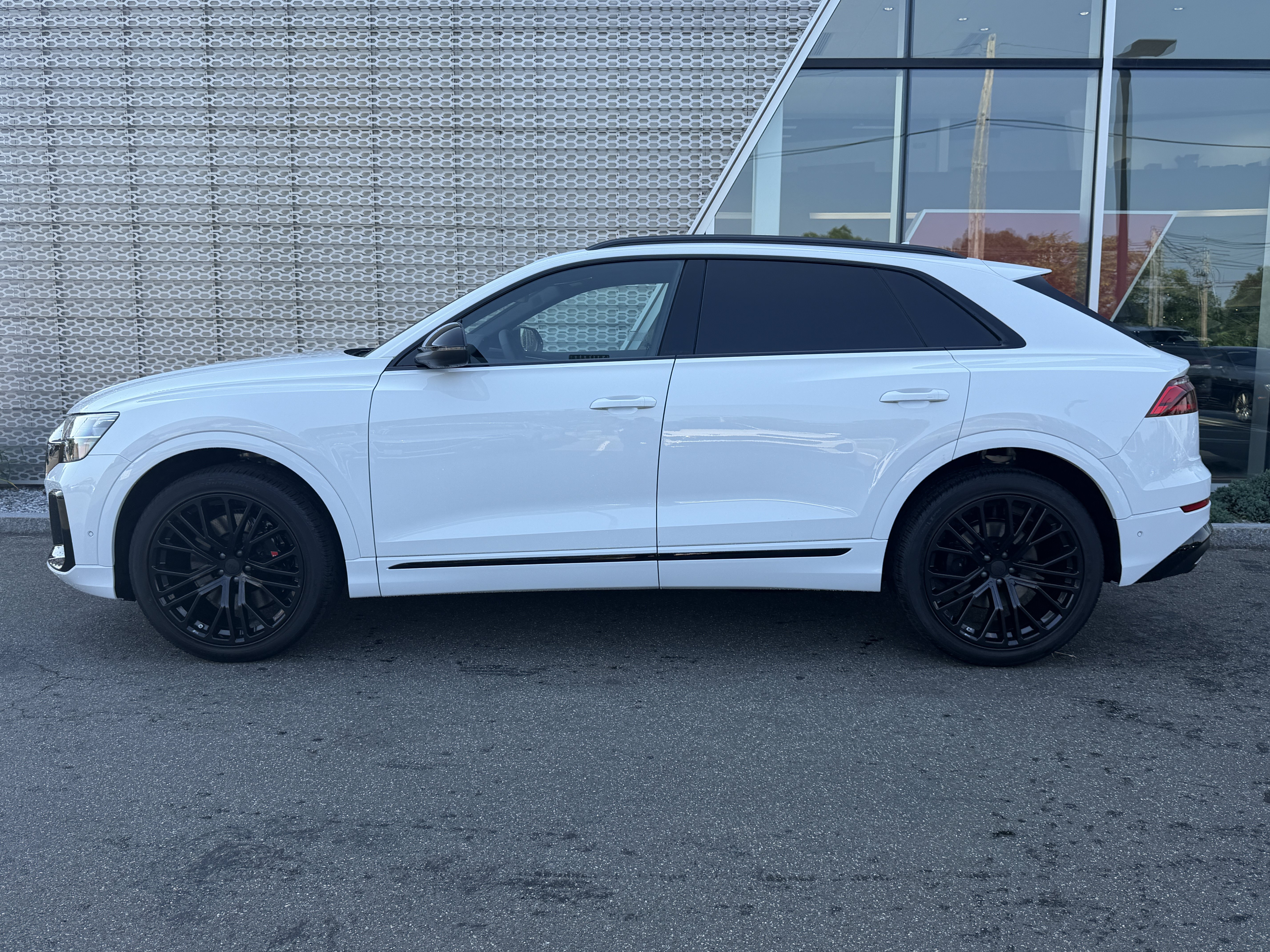 New 2026 Audi SQ8 Premium Plus AWD/4WD image 2