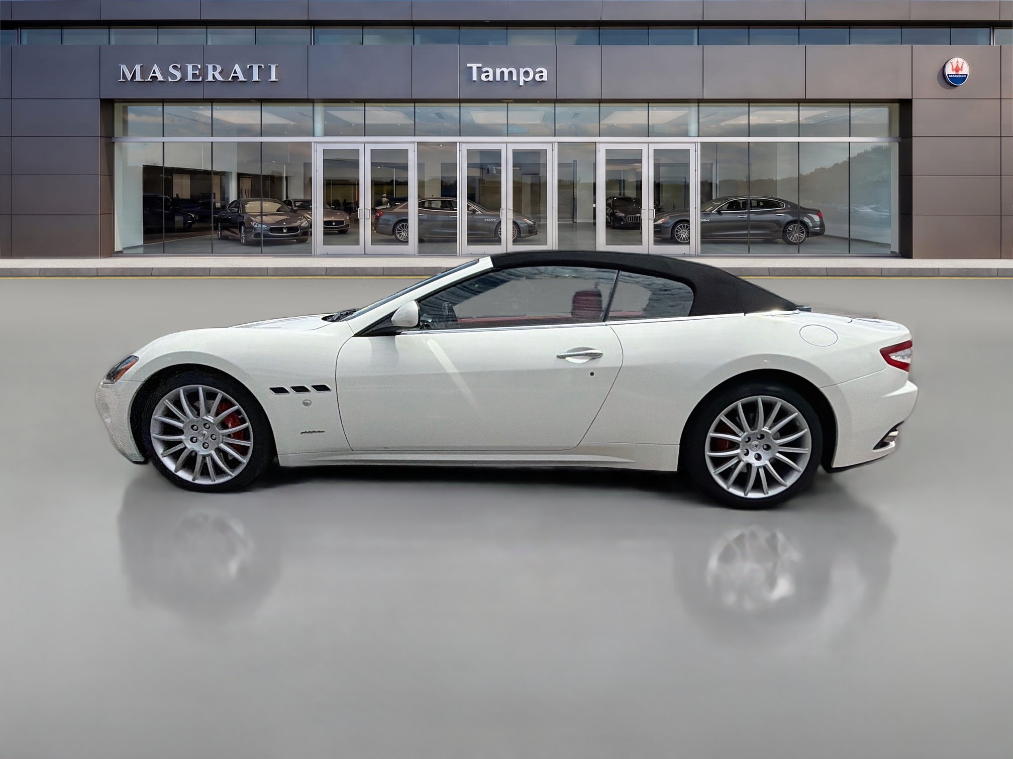 Used 2010 Maserati GranTurismo Convertible RWD image 6